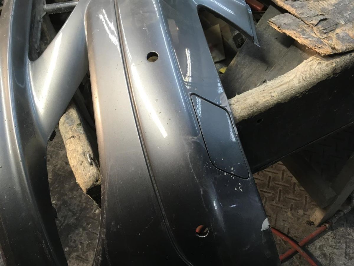 Defensa (parachoques) delantera usada original (OEM) Mercedes-Benz CLS550 2009-2011