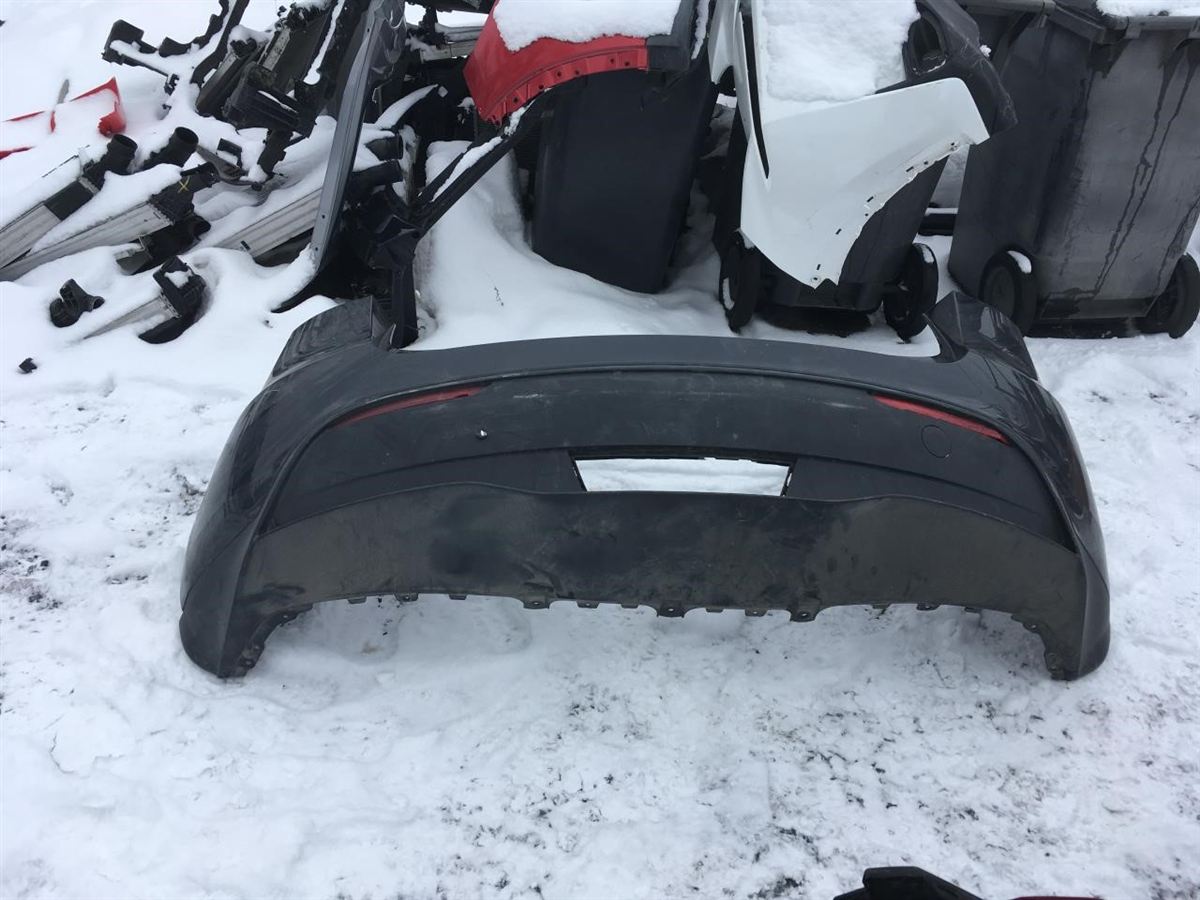 Rear Bumper assembly used genuine OEM Tesla Y 2020-2024