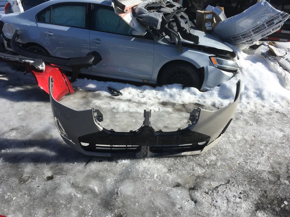 Front Bumper assembly used genuine OEM