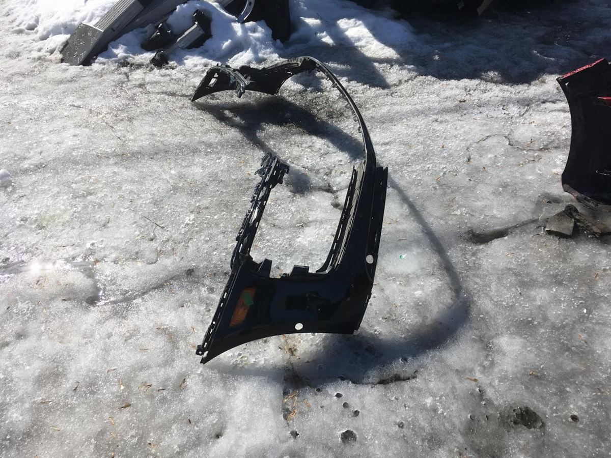 Front Bumper assembly used genuine OEM Porsche Porsche Macan 2022-2025