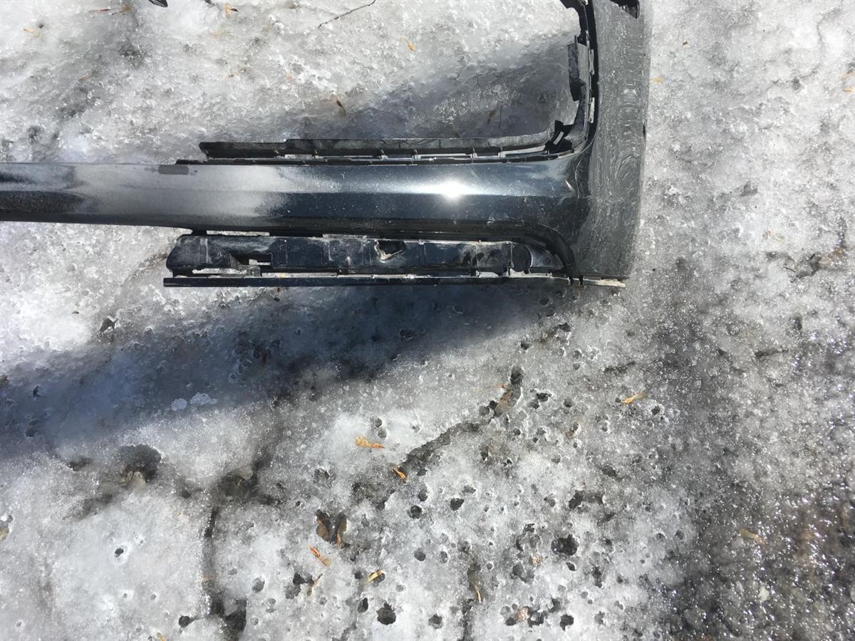 Front Bumper assembly used genuine OEM Porsche Porsche Macan 2022-2025