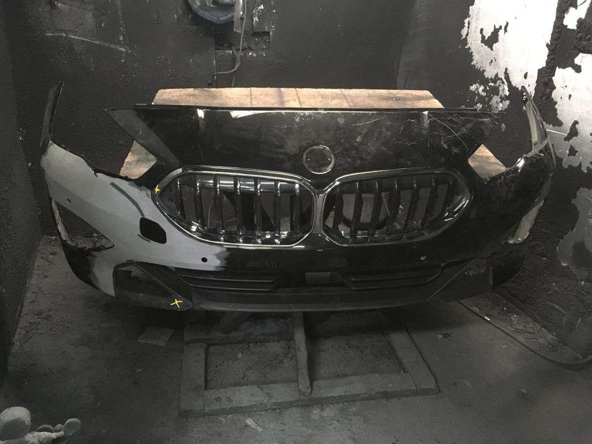 Defensa (parachoques) delantera usada original (OEM) BMW BMW 228I 2020-2022