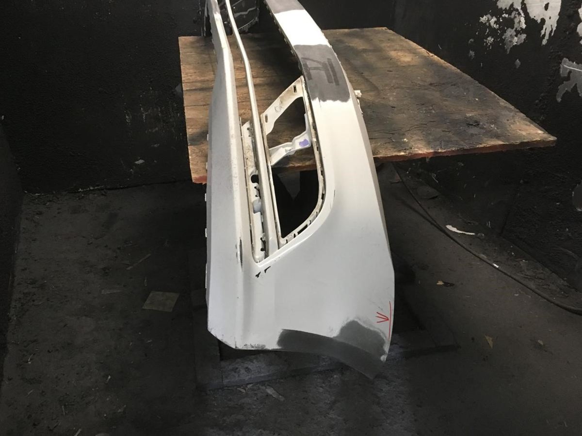Absorbedor de defensa delantero usado original (OEM) Volkswagen Jetta 2015-2018