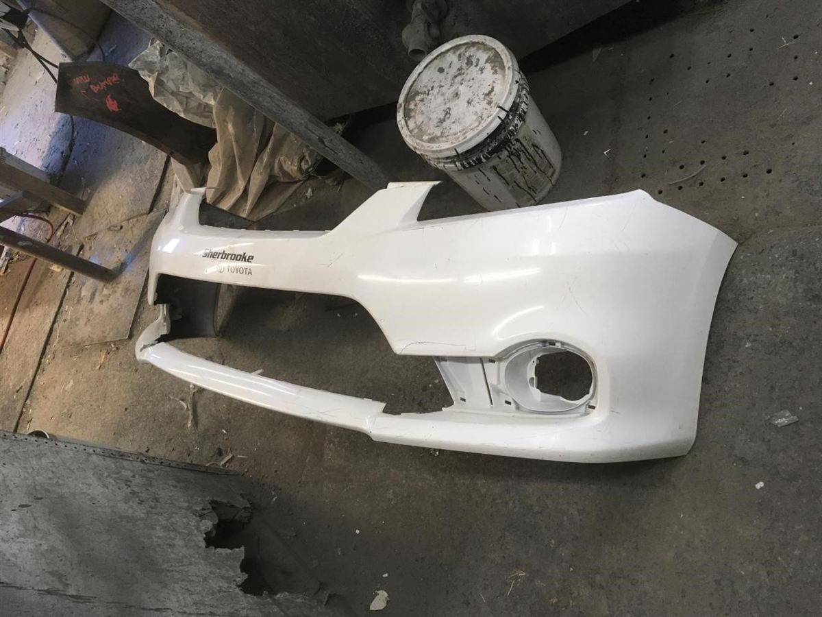 Absorbedor de defensa delantero usado original (OEM) Toyota Matrix 2009-2014
