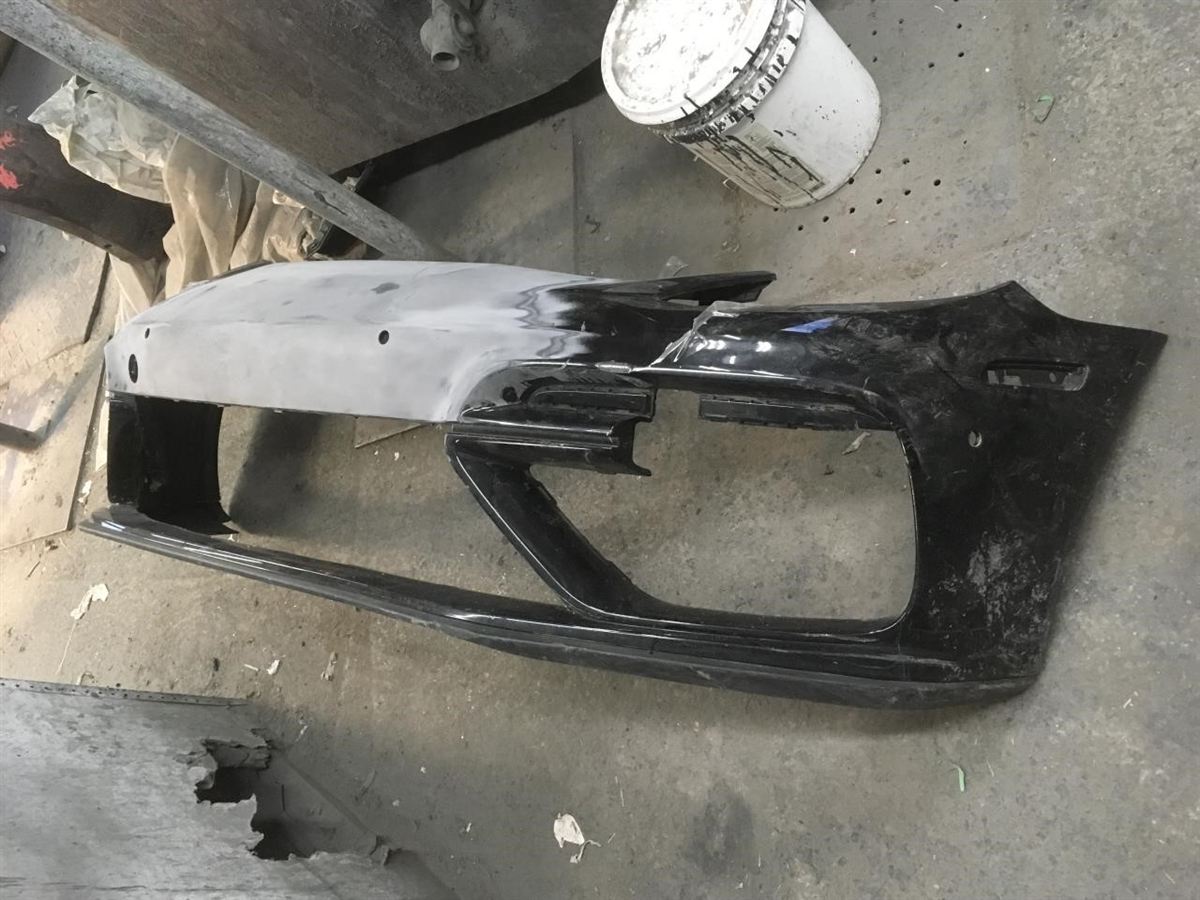 Front Bumper assembly used genuine OEM Porsche Porsche Panamera 2017-2020