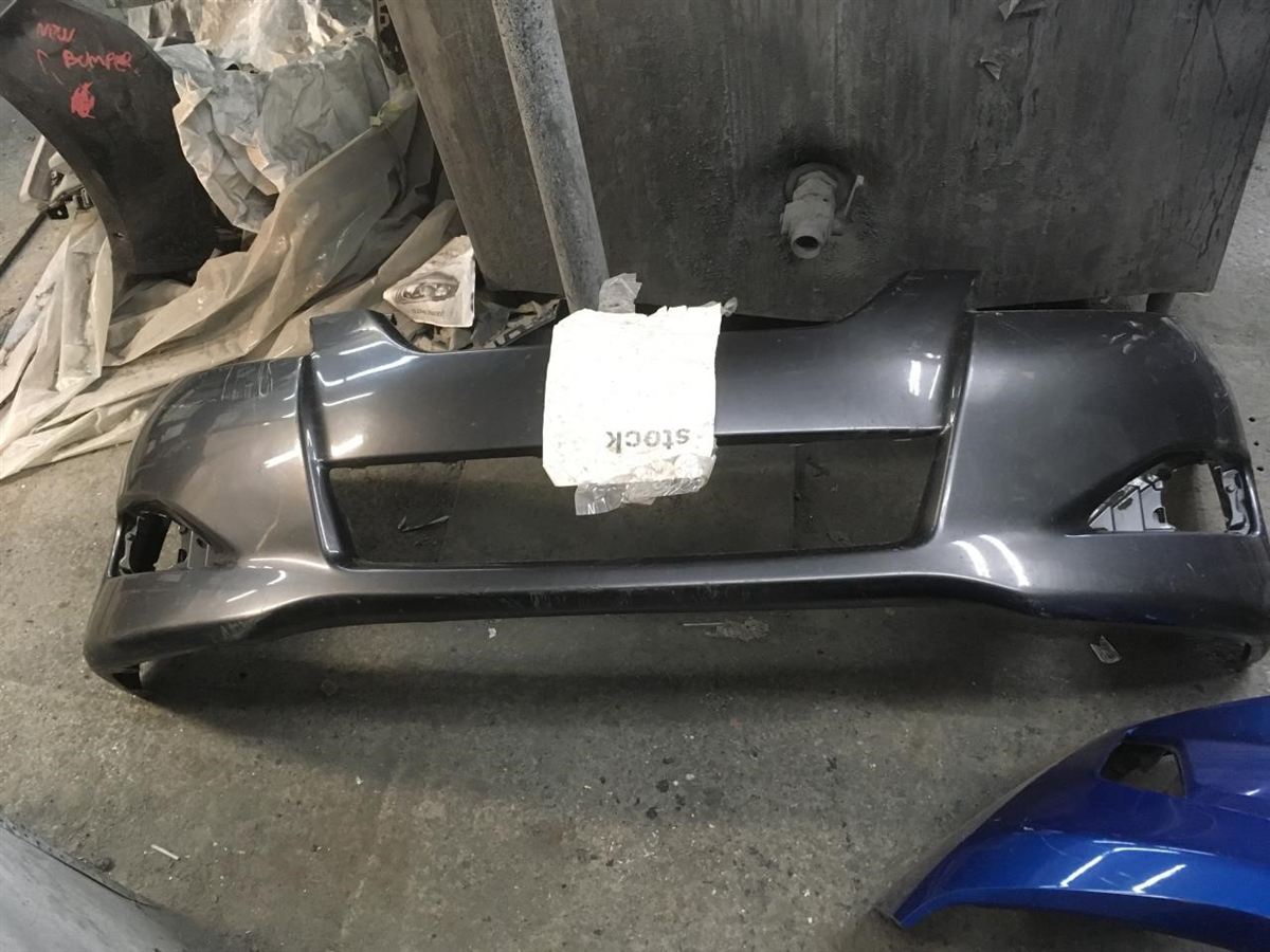 Front bumper grille used genuine OEM Toyota Matrix 2009-2014