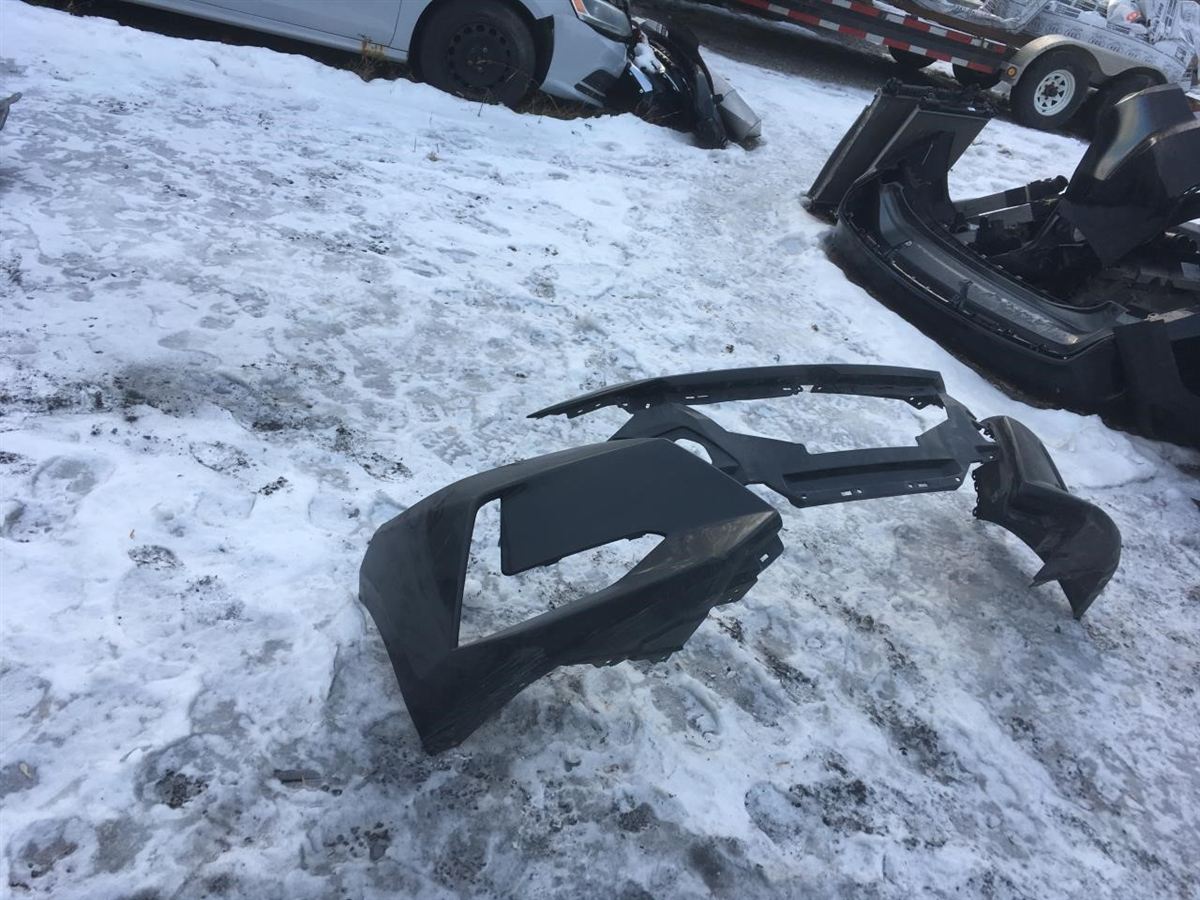 Defensa (parachoques) delantera usada original (OEM) Nissan Sentra 2020-2023