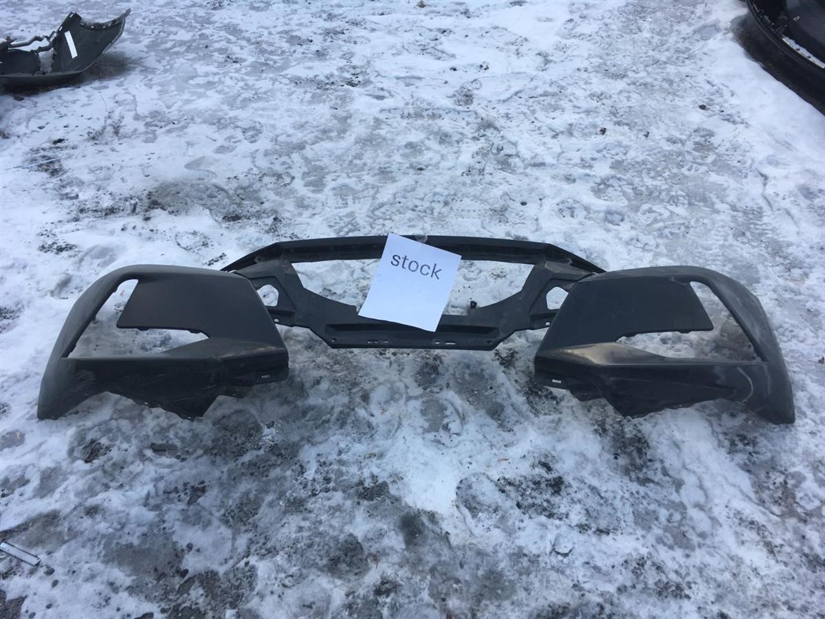 Defensa (parachoques) delantera usada original (OEM) Nissan Sentra 2020-2023