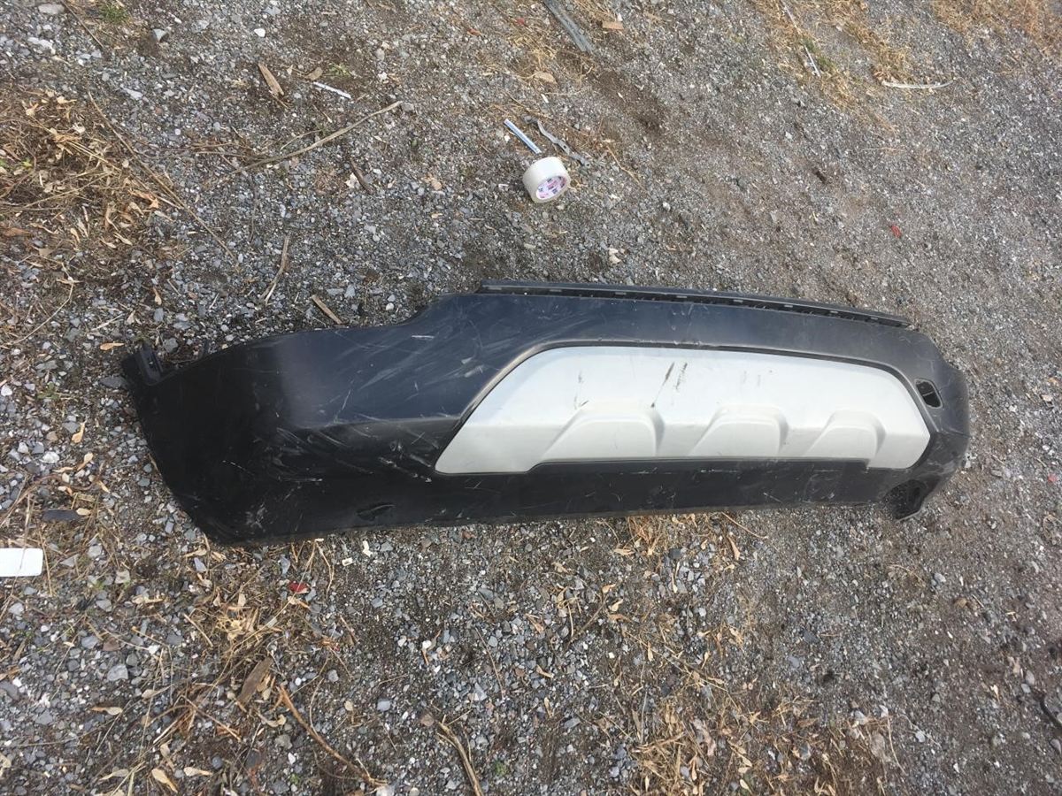 Refuerzo de defensa trasero usado original (OEM) Buick Encore 2013-2022