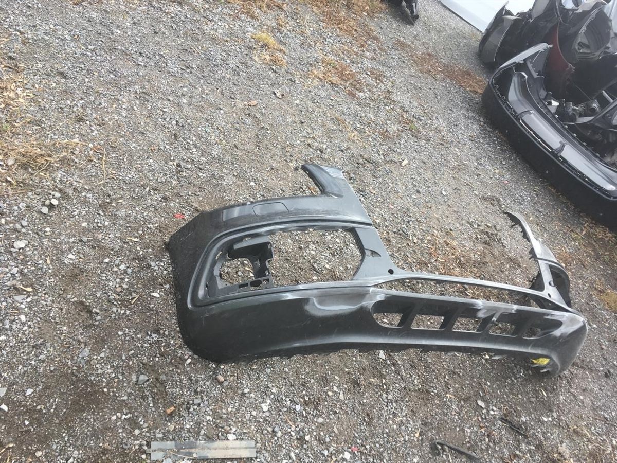 Defensa (parachoques) delantera usada original (OEM) Audi Q5 2013-2017