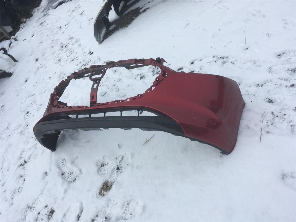 Refuerzo de defensa delantero usado original (OEM) Mazda 3 2019-2025