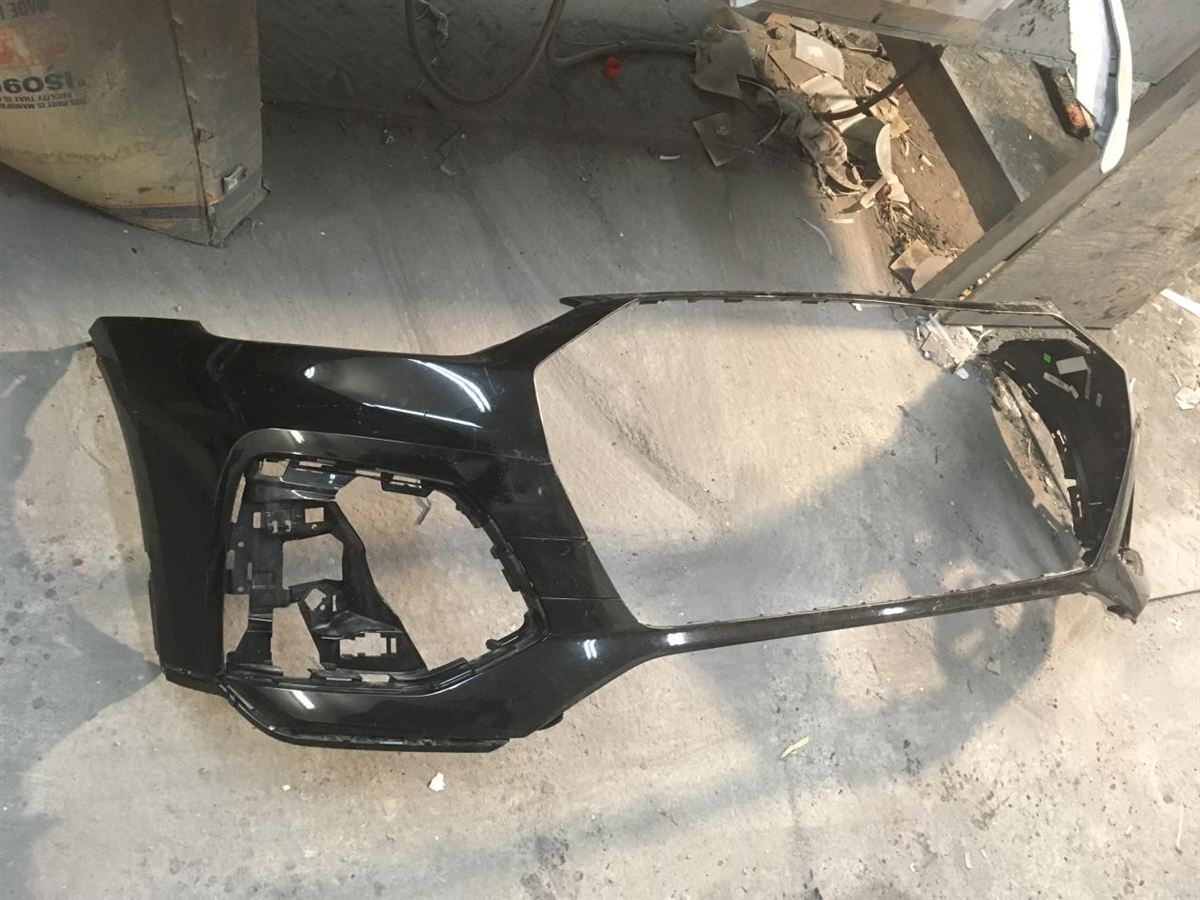 Defensa (parachoques) delantera usada original (OEM) Audi Q5 2021-2025
