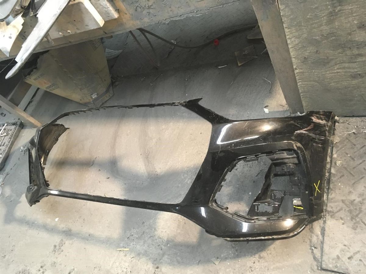Defensa (parachoques) delantera usada original (OEM) Audi Q5 2021-2025