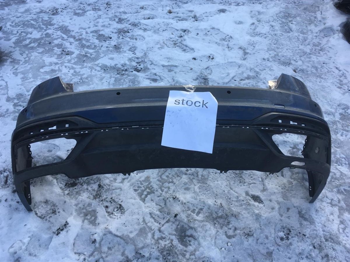 Defensa (parachoques) trasera usada original (OEM) Audi A4 Quattro 2020-2024