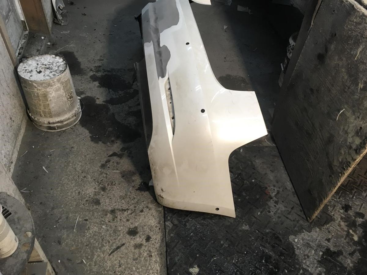 Defensa (parachoques) trasera usada original (OEM) Tesla 3 2017-2023