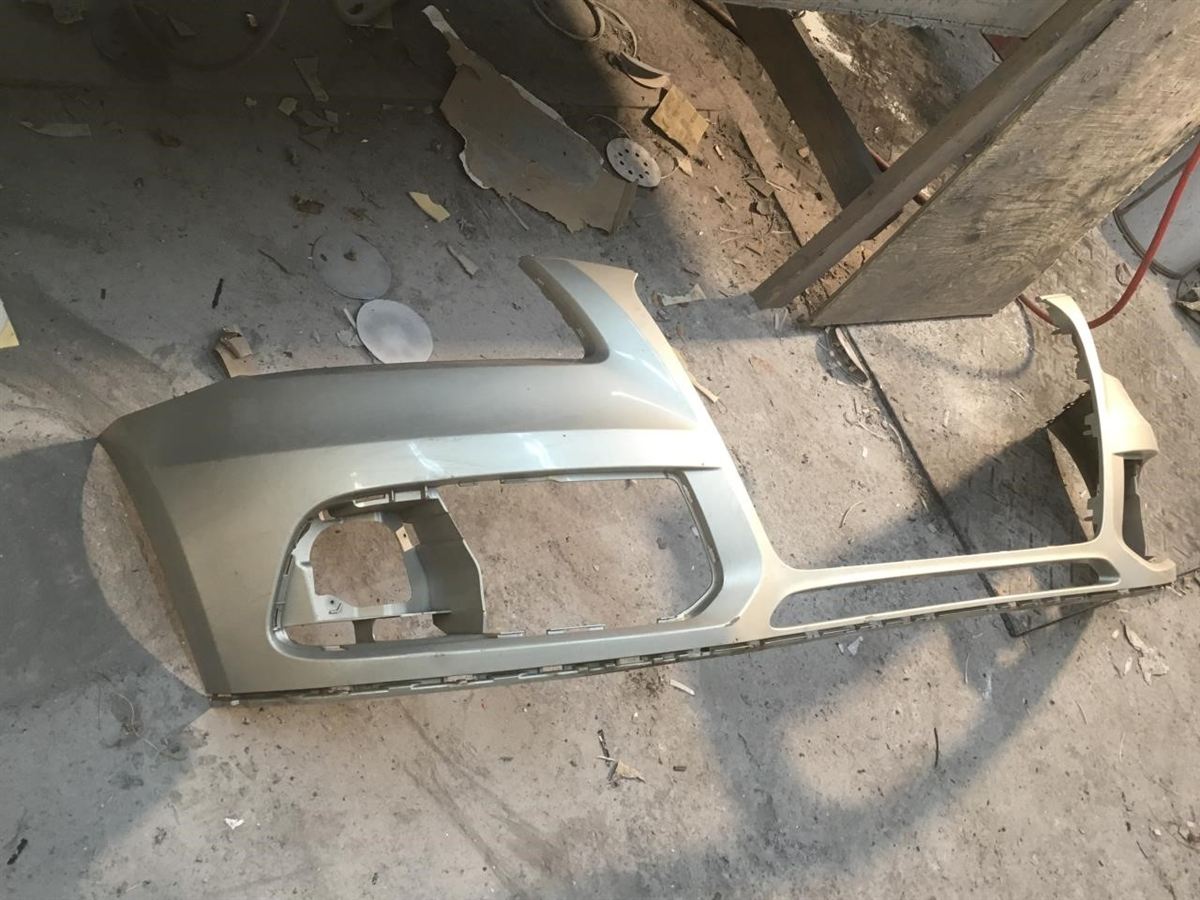 Defensa (parachoques) delantera usada original (OEM) Audi Q5 2013-2017