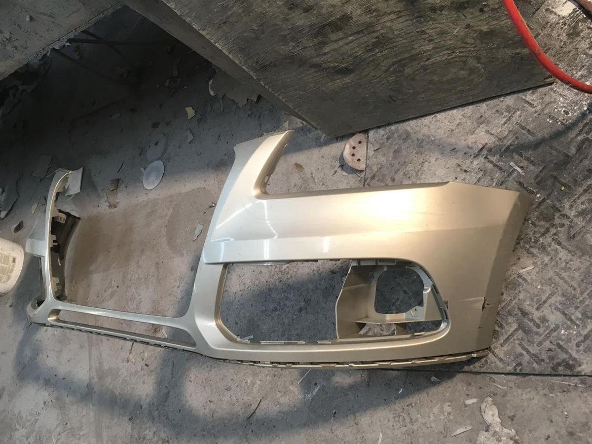 Defensa (parachoques) delantera usada original (OEM) Audi Q5 2013-2017