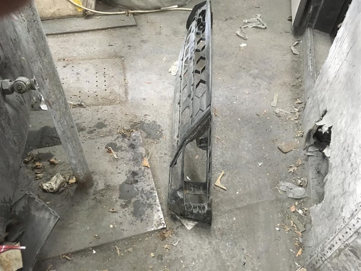 Front bumper cover lower used genuine OEM Volkswagen Tiguan 2018-2021