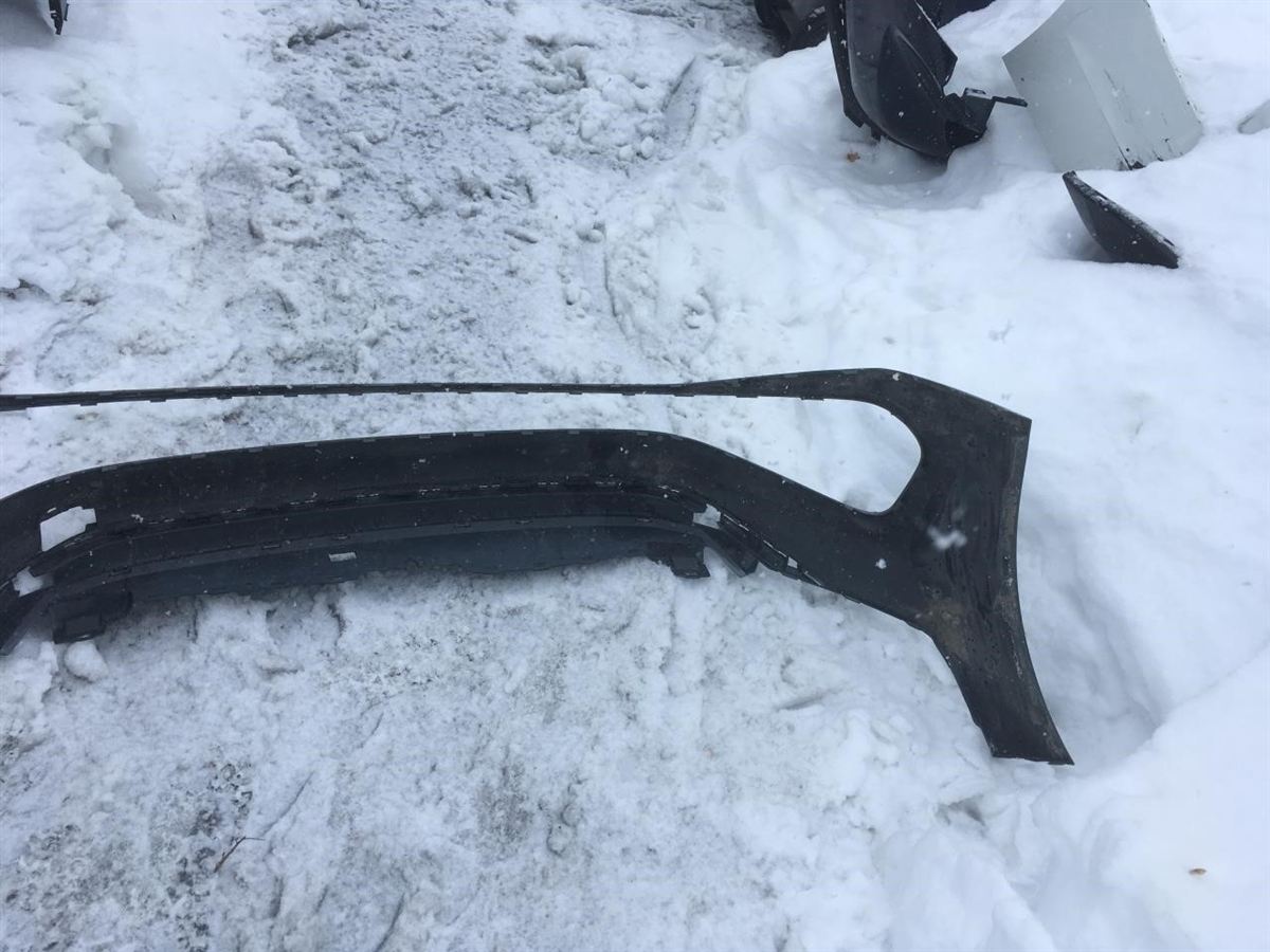 Right front bumper insert used genuine OEM Volkswagen Jetta 2019-2021
