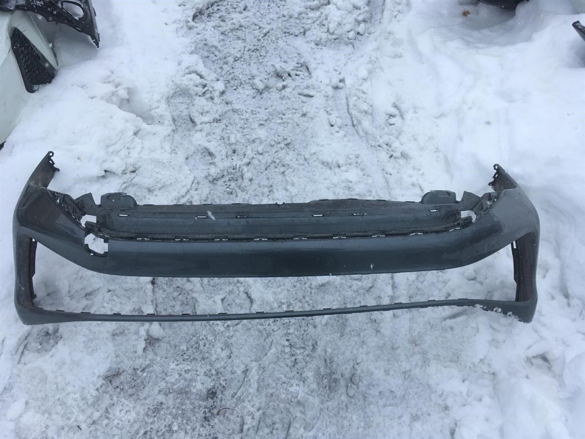 Right front bumper insert used genuine OEM Volkswagen Jetta 2019-2021