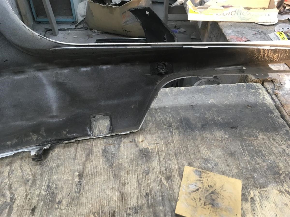 Defensa (parachoques) trasera usada original (OEM) Porsche Macan 2015-2018