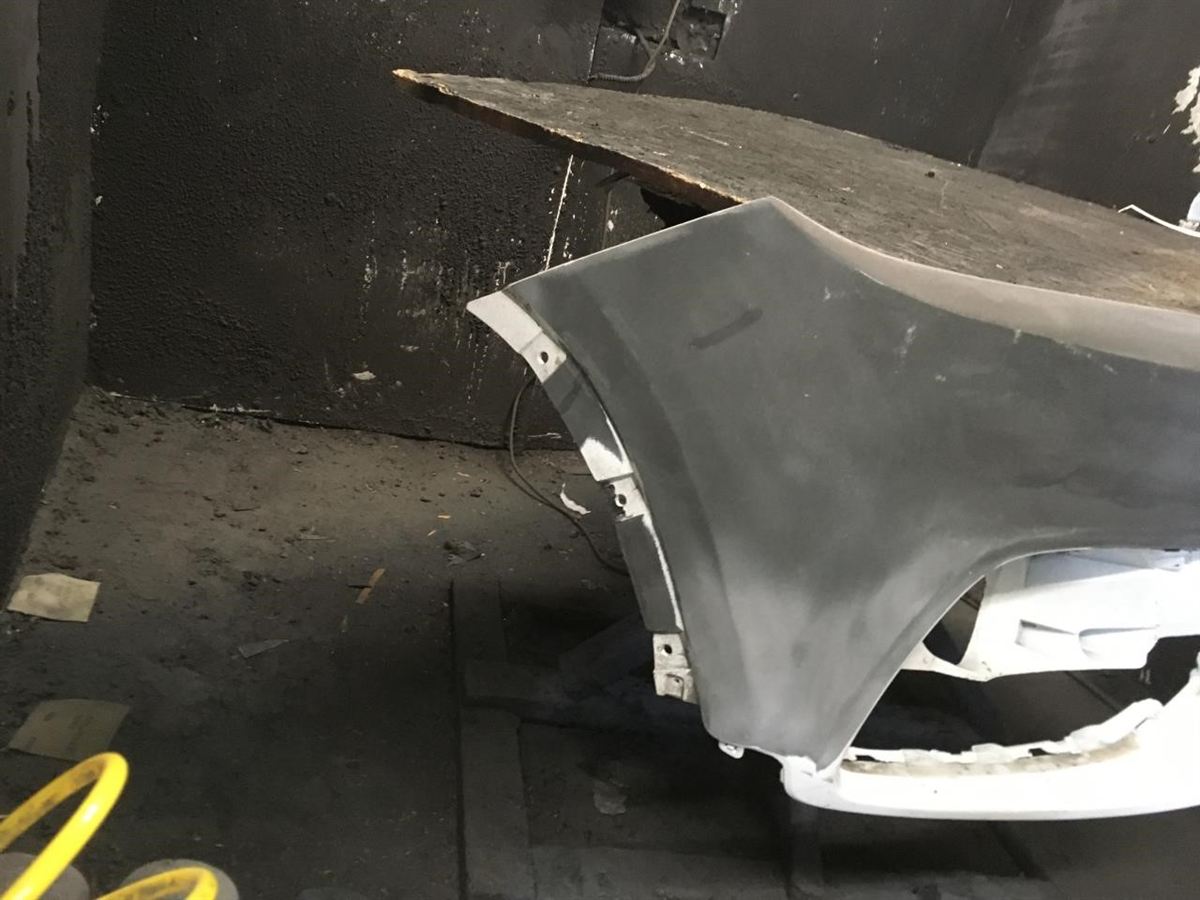 Defensa (parachoques) delantera usada original (OEM) Chevrolet Trax 2018-2022