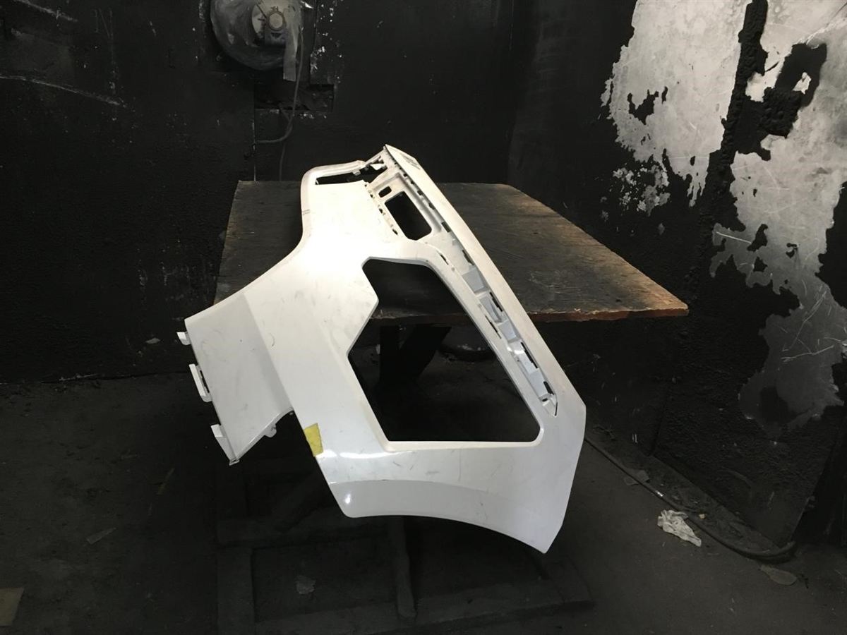 Defensa (parachoques) delantera usada original (OEM) KIA Niro EV 2023-2025