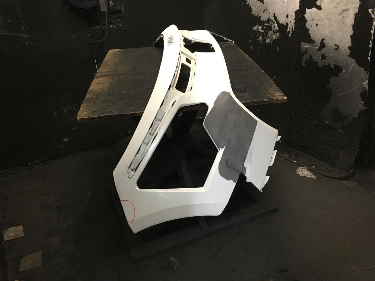 Defensa (parachoques) delantera usada original (OEM) KIA Niro EV 2023-2025