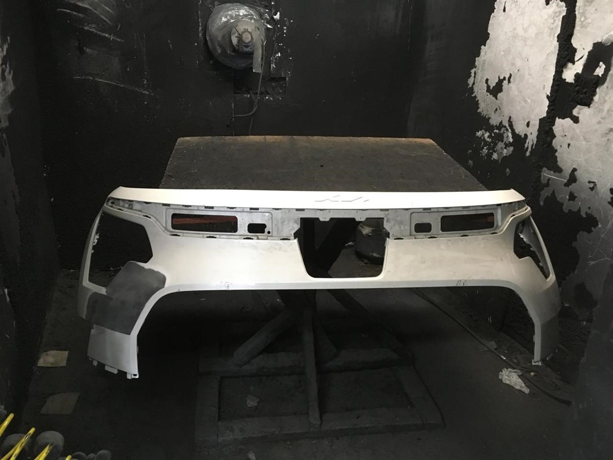 Defensa (parachoques) delantera usada original (OEM) KIA Niro EV 2023-2025