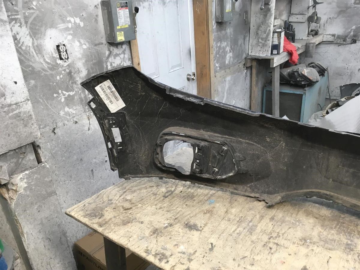 Front bumper cover used genuine OEM Volkswagen Tiguan 2012-2017