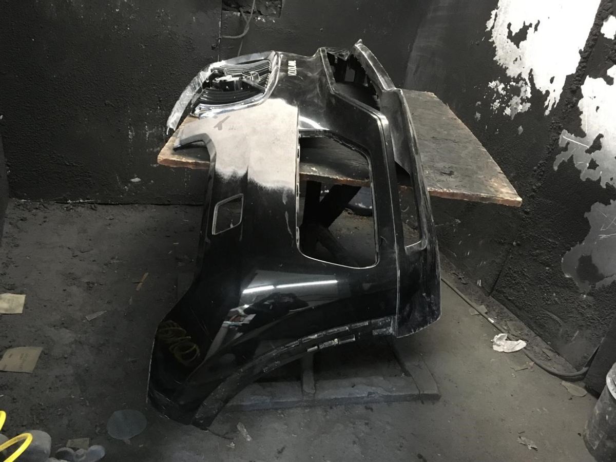 Right front bumper insert used genuine OEM Volvo XC90 2016-2019
