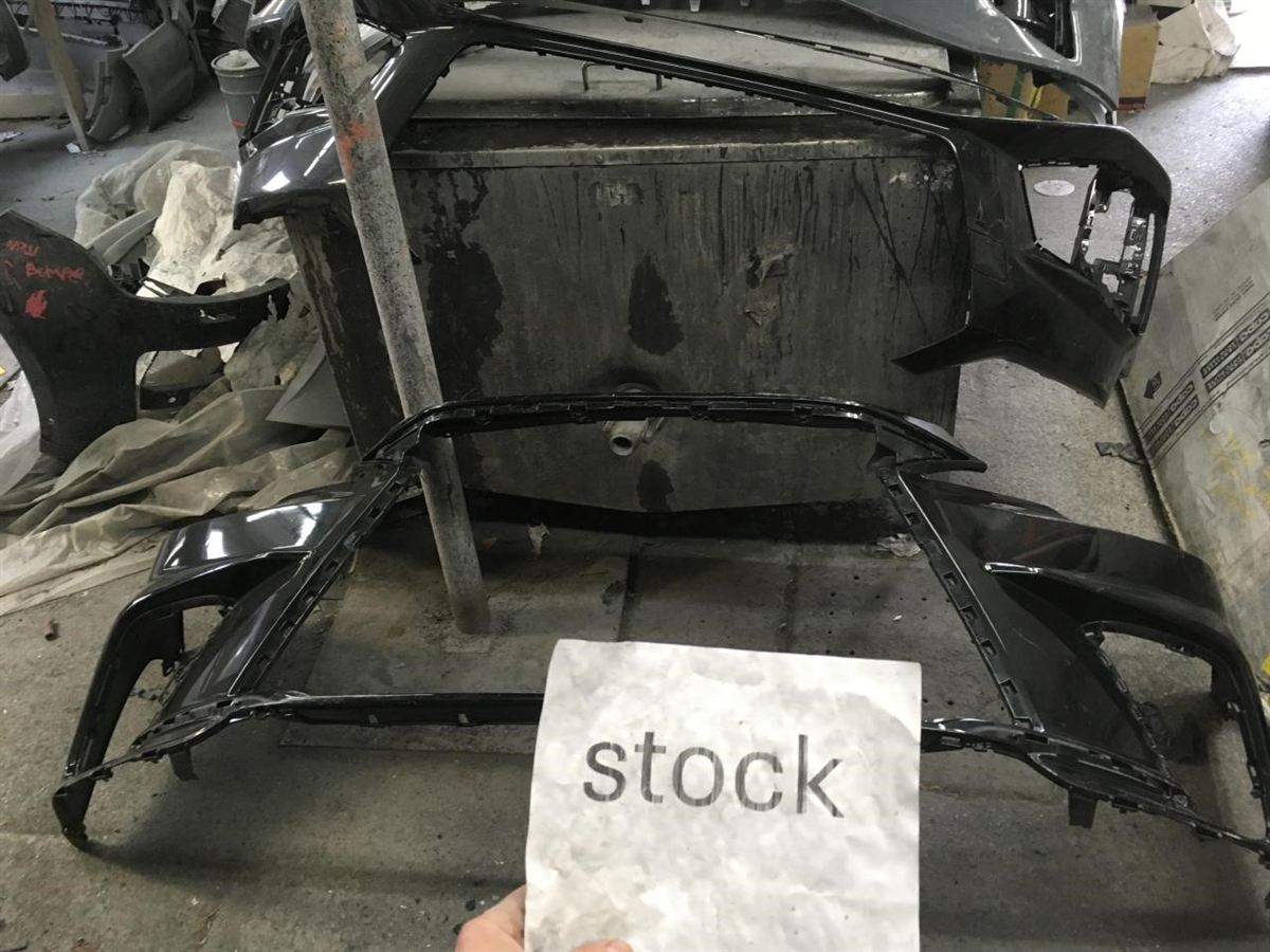 Defensa (parachoques) delantera usada original (OEM) Lexus RX350 2023-2025
