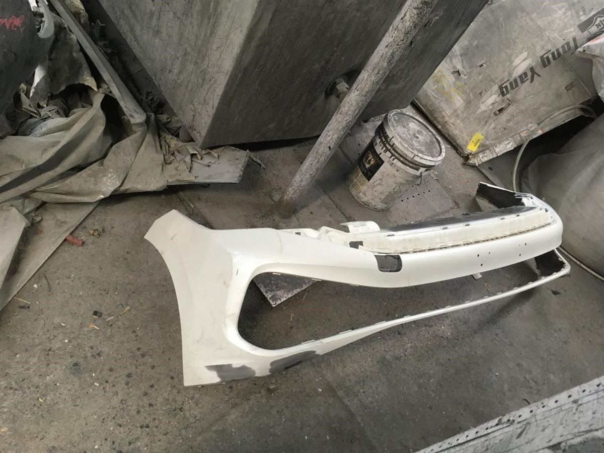 Front bumper cover used genuine OEM Volkswagen Jetta 2019-2021