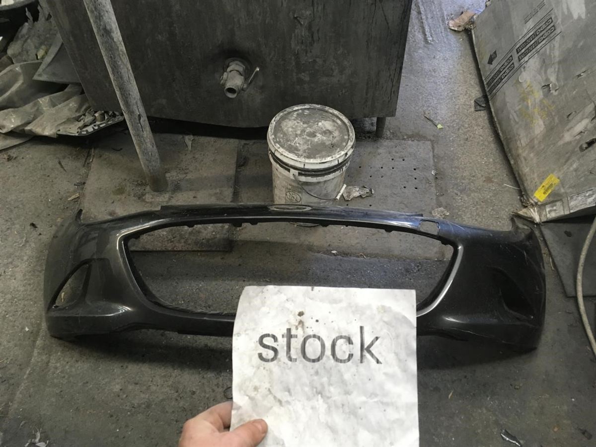 Defensa (parachoques) delantera usada original (OEM) Mazda MX-5 Miata 2016-2023