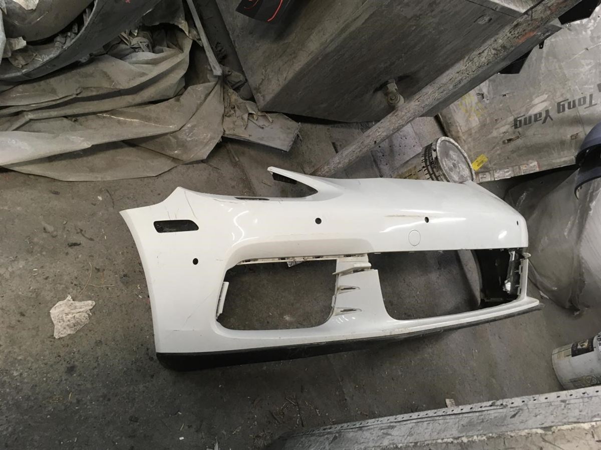 Front Bumper assembly used genuine OEM Porsche Porsche Panamera 2017-2020