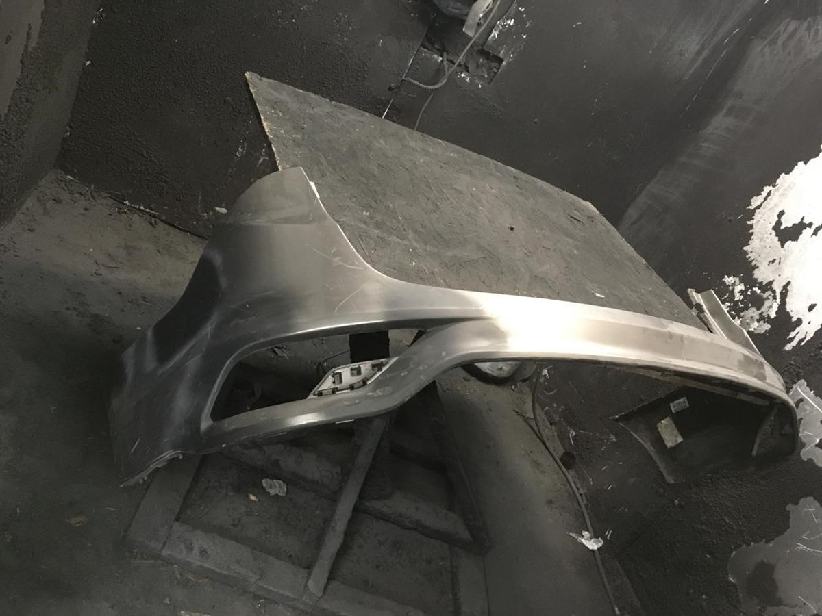 Refuerzo de defensa trasero usado original (OEM) Hyundai Santa FE Sport 2017-2018