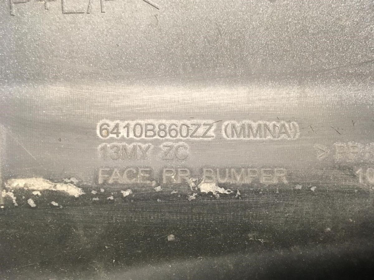 Defensa (parachoques) trasera usada original (OEM) Volkswagen Passat 2016-2019