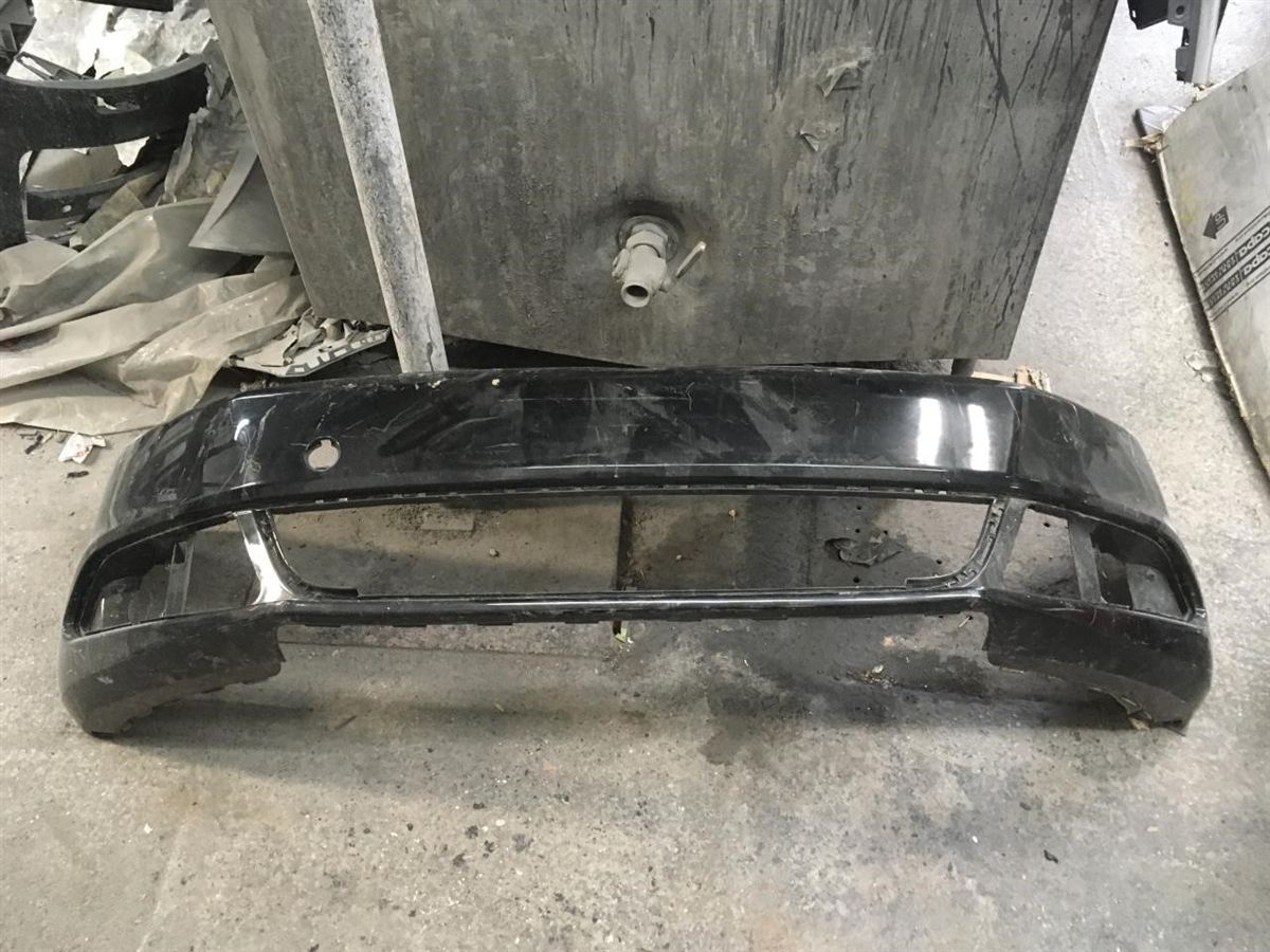 Rejilla de defensa delantera usada original (OEM) Volkswagen Jetta 2011-2014