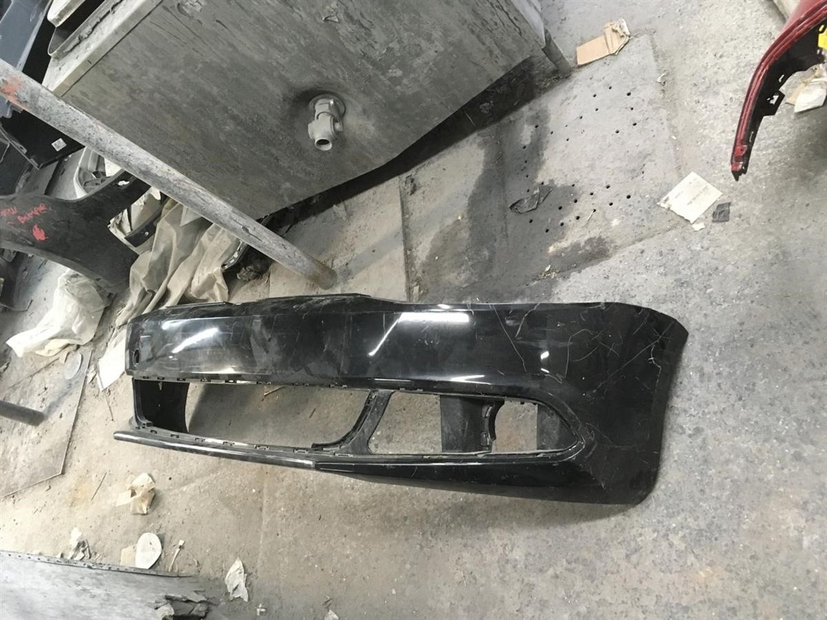 Defensa (parachoques) delantera usada original (OEM) Volkswagen Jetta 2011-2014