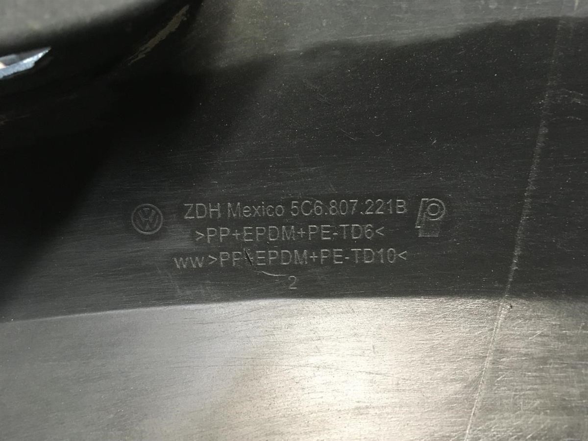 Defensa (parachoques) delantera usada original (OEM) Volkswagen Jetta 2011-2014