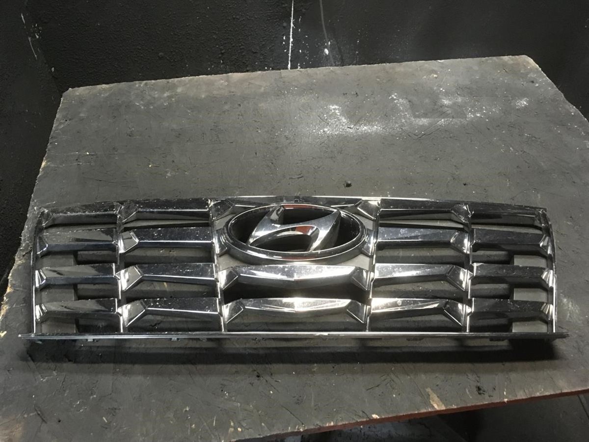 Grille assembly used genuine OEM Hyundai Tucson 2022-2024