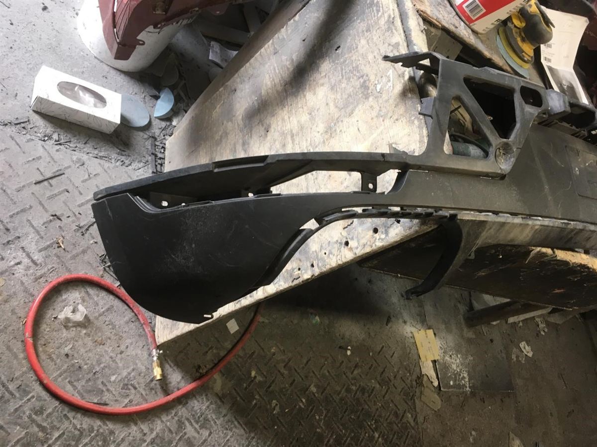 Rear Bumper assembly used genuine OEM Porsche Macan 2015-2021