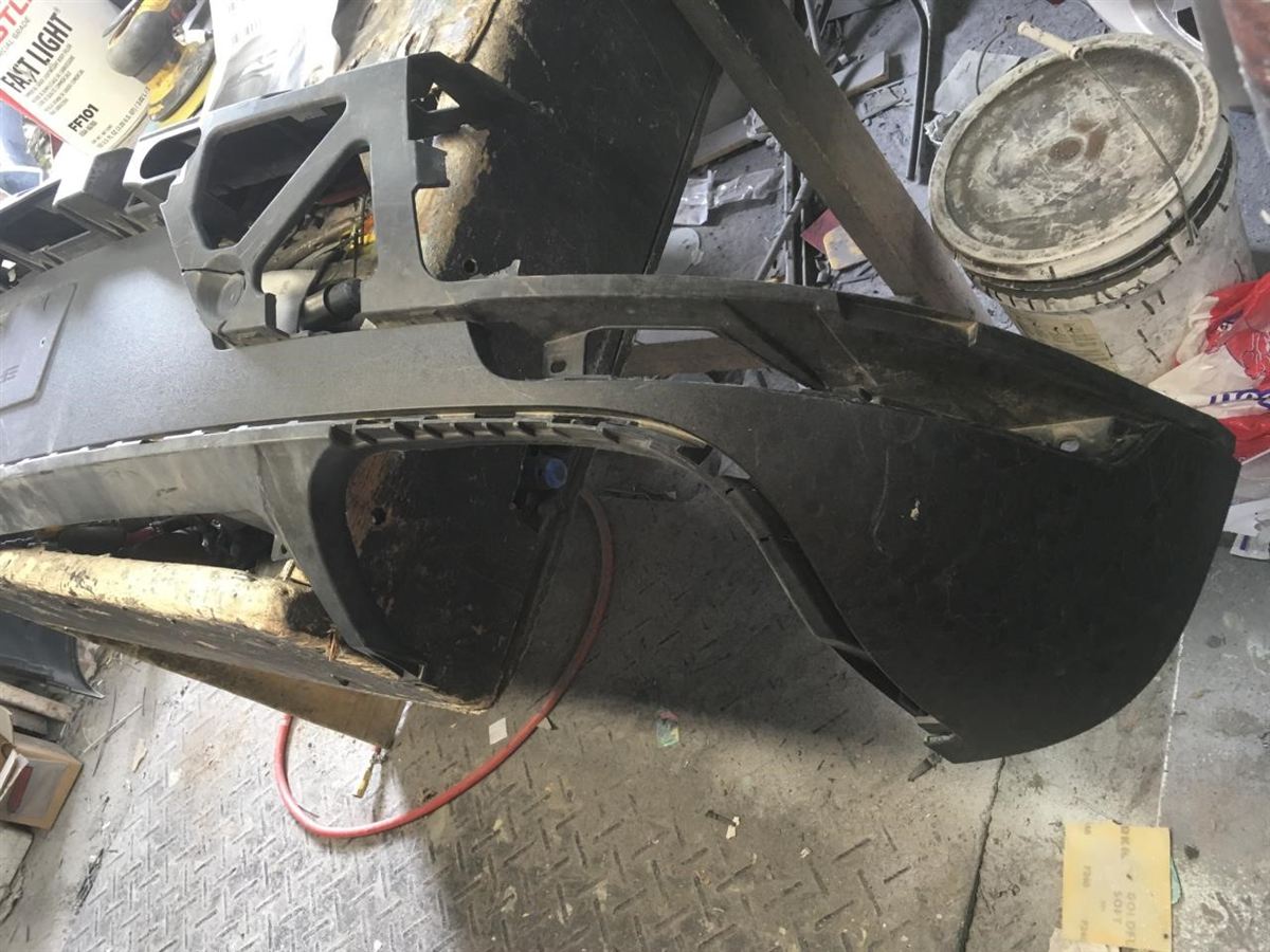 Rear Bumper assembly used genuine OEM Porsche Macan 2015-2021