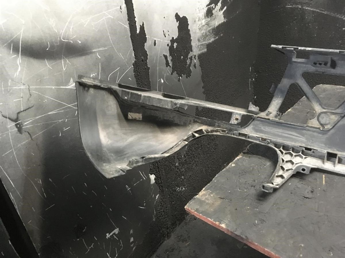 Rear Bumper assembly used genuine OEM Porsche Macan 2015-2021