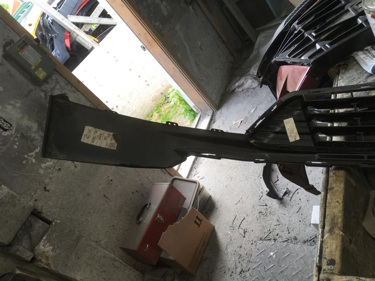 Front Spoiler Valance used genuine OEM Cadillac XT5 2020-2026