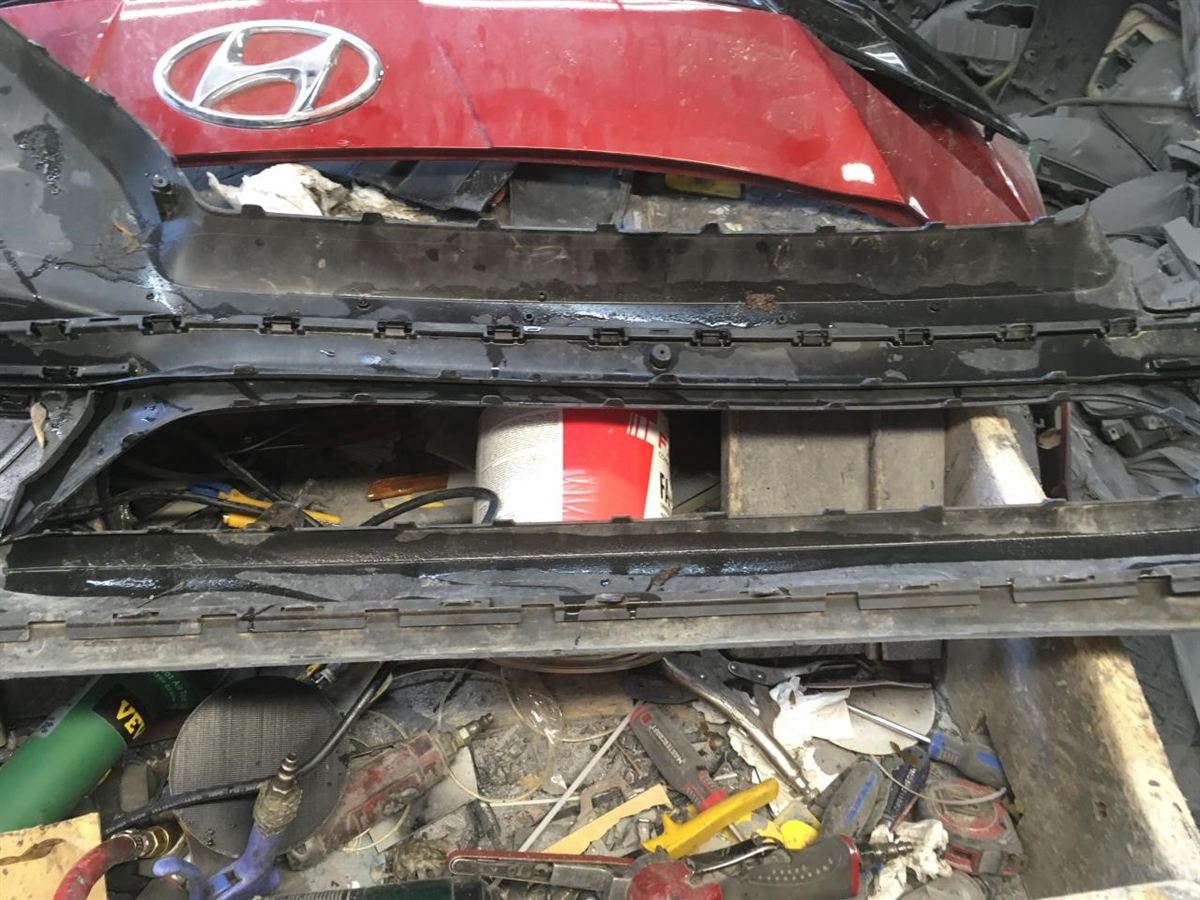 Grille used genuine OEM Hyundai Venue 2020-2024