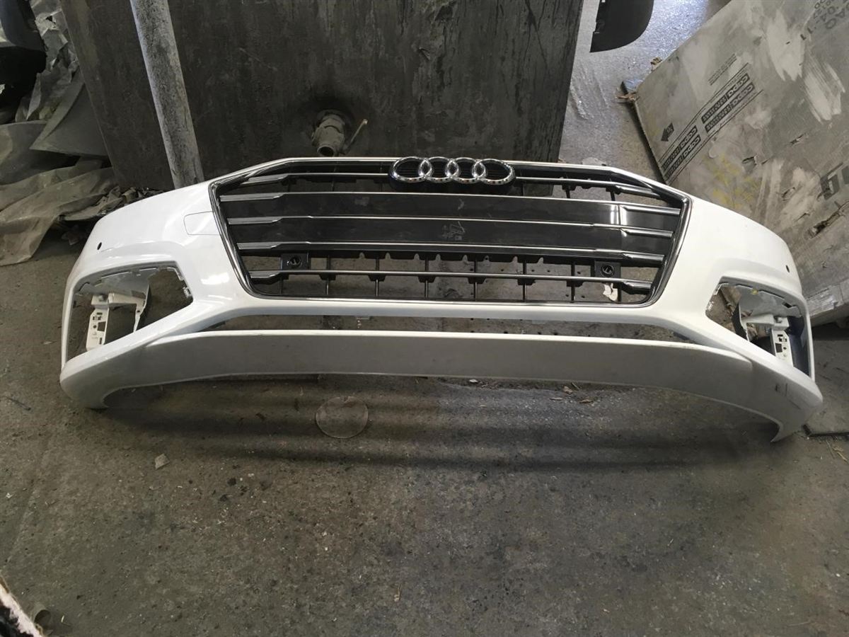 Rejilla de defensa delantera usada original (OEM) Audi S4 2020-2021