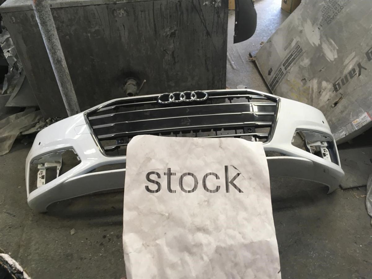 Rejilla de defensa delantera usada original (OEM) Audi S4 2020-2021