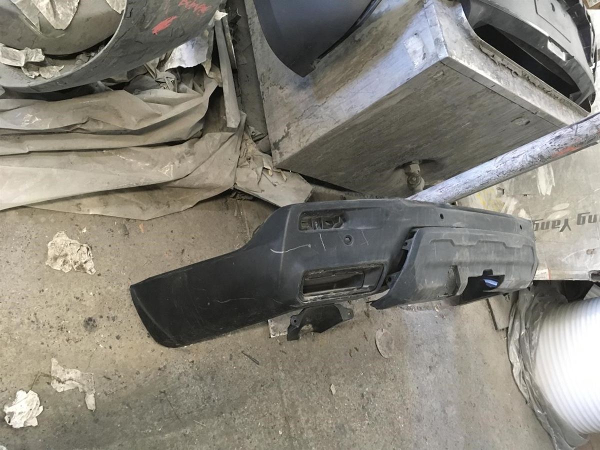 Defensa (parachoques) trasera usada original (OEM) Honda Pilot 2023-2025