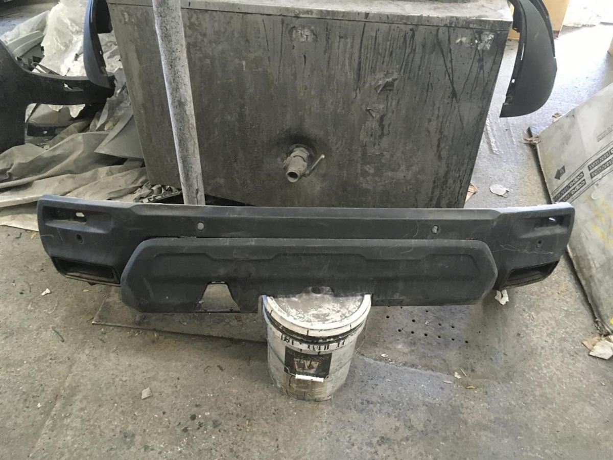 Refuerzo de defensa trasero usado original (OEM) Acura MDX 2022-2024